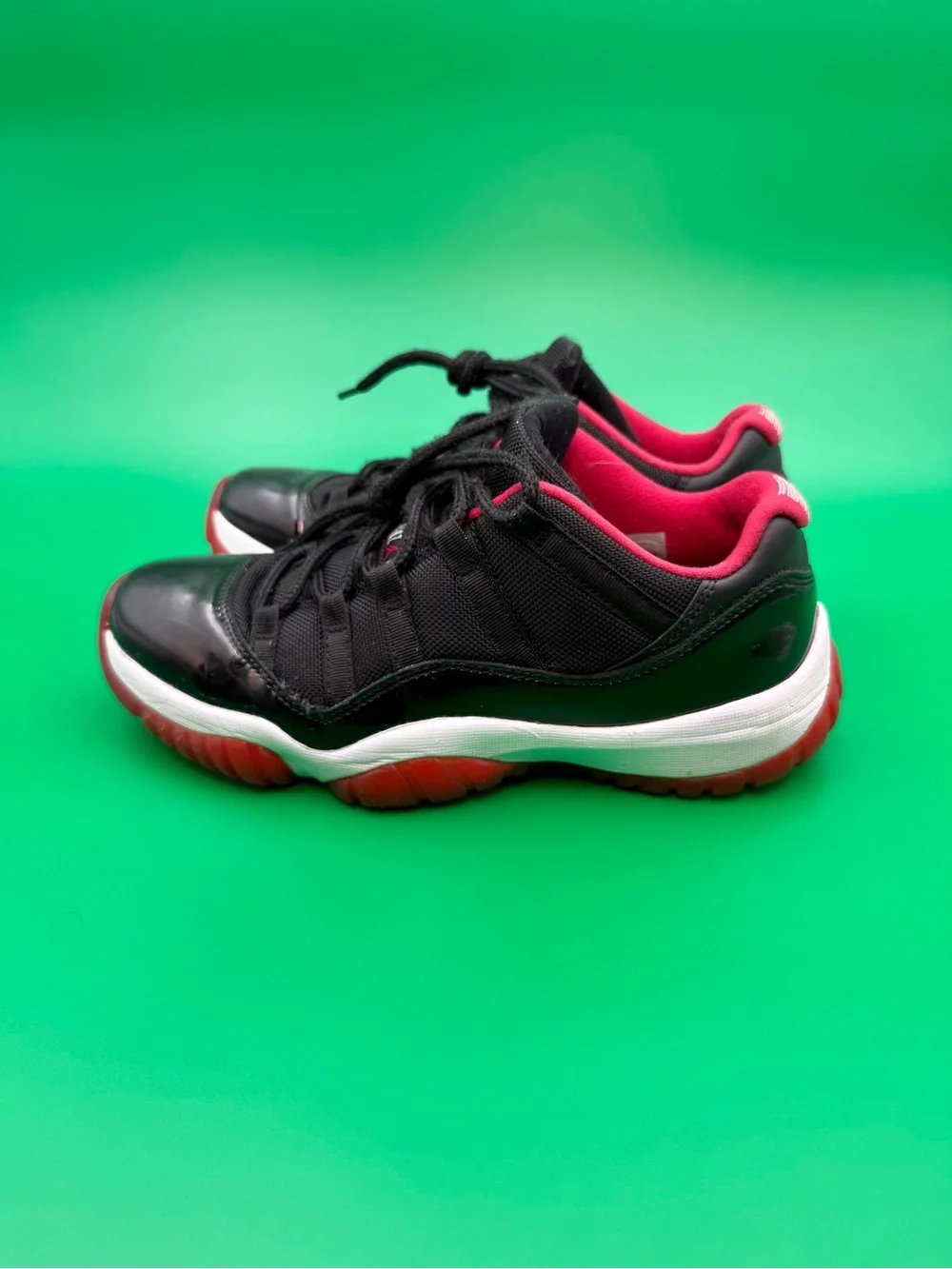 Jordan Air Jordan 11 Retro Low “Bred” Men’s Sneakers size 8.5